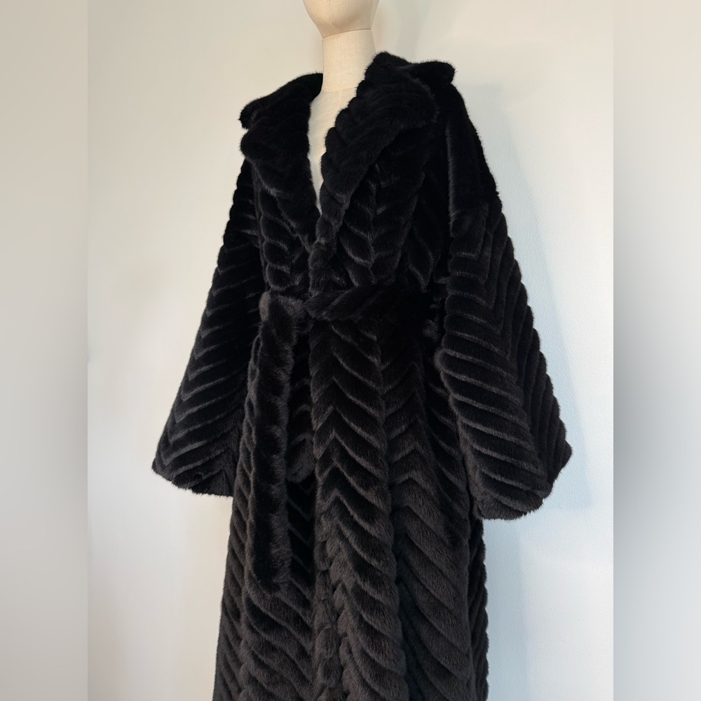Long Black Faux Fur Coat L/XL Belted Full Length Luxury Statement Winter Coat - Picture 10 of 10